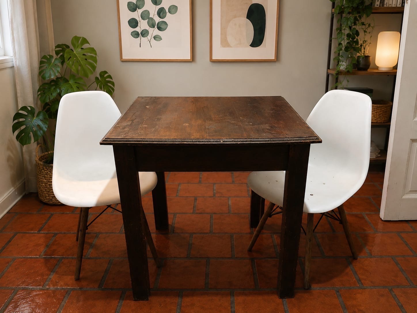 Mesa de madera + 2 sillas modernas!