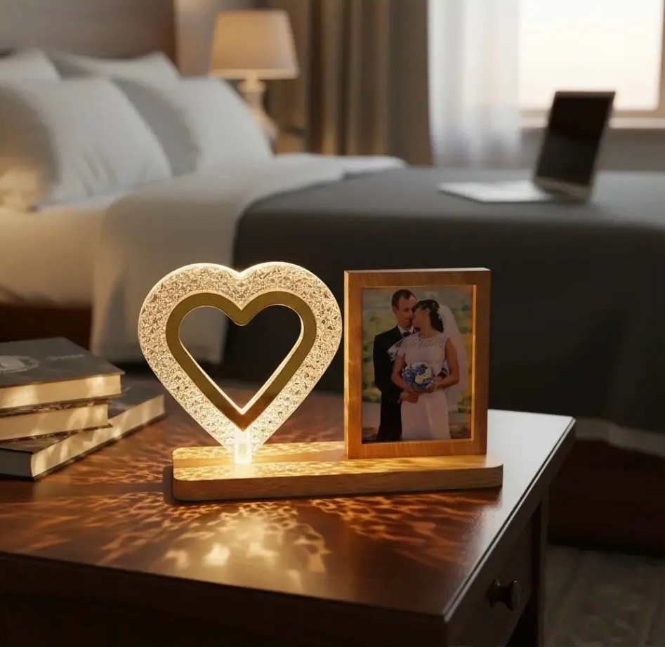 Lámpara decorativa con foto y corazón