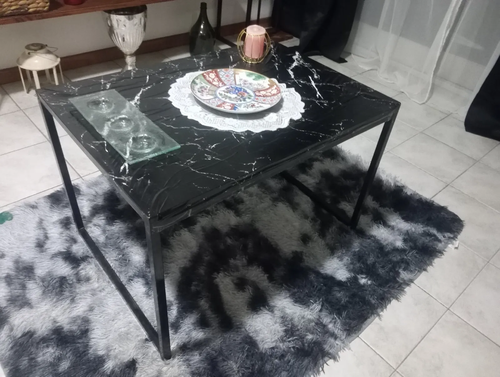 Alfombra y mesa
