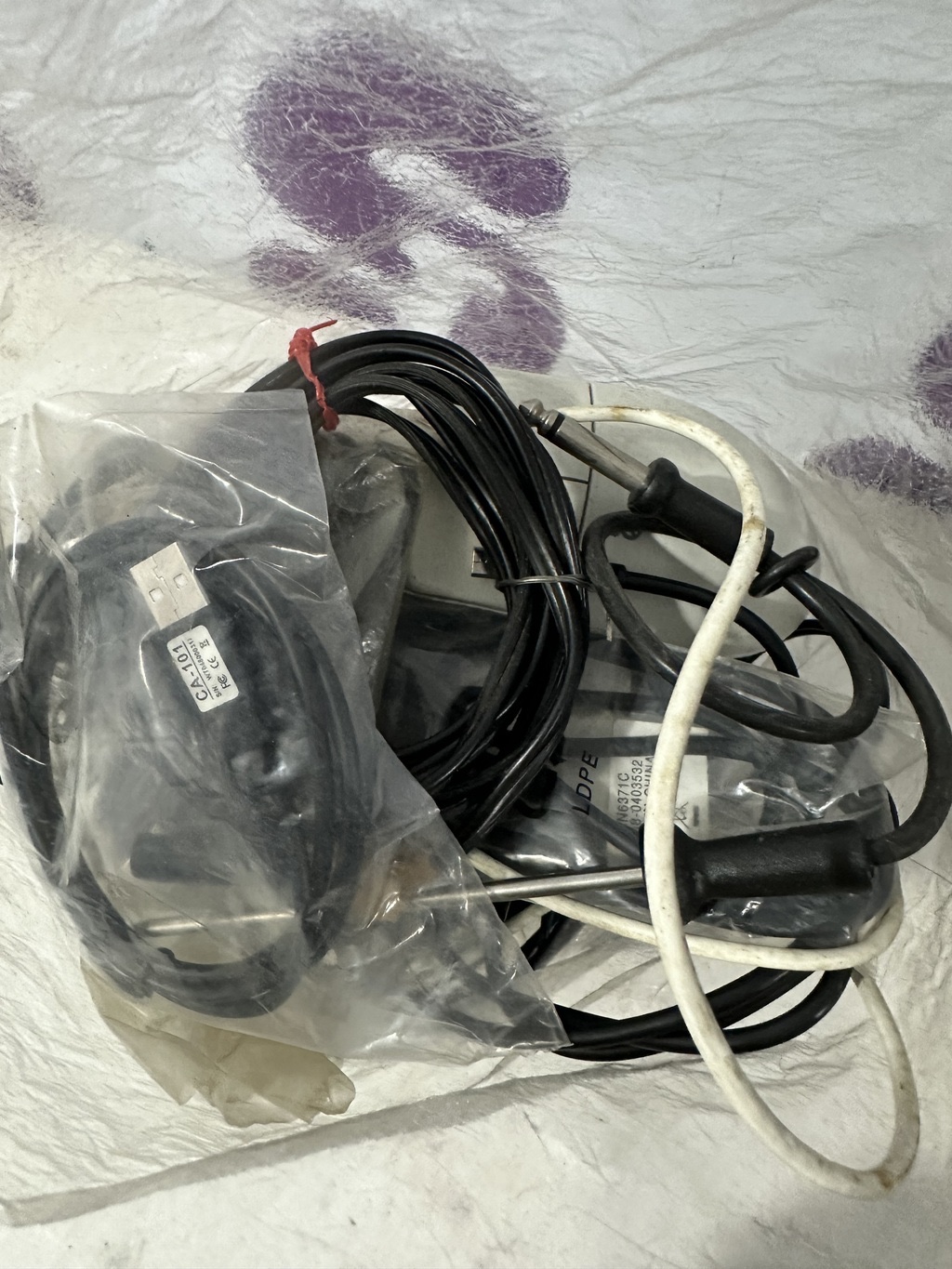 Lote de cables y adaptadores varios