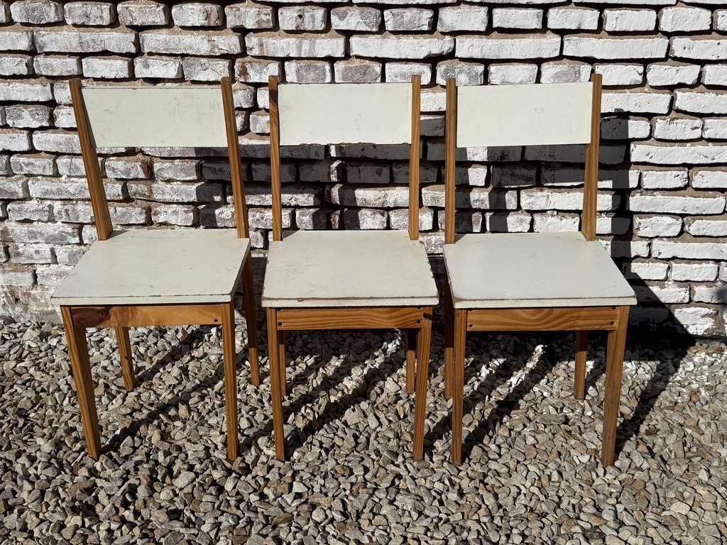 Lote de sillas de madera