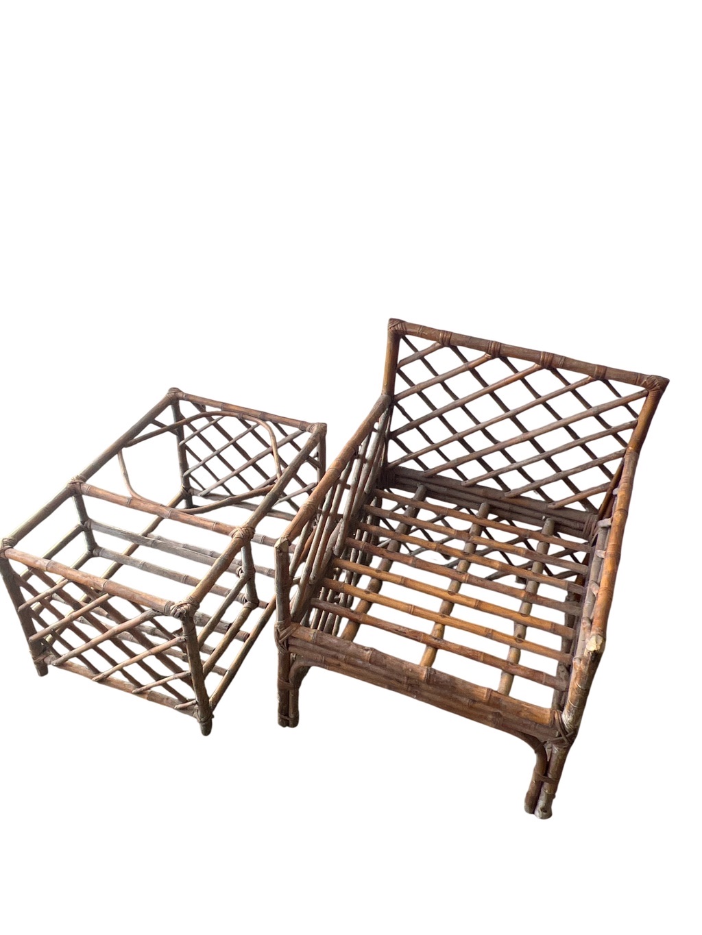 Sillón de mimbre con respaldo