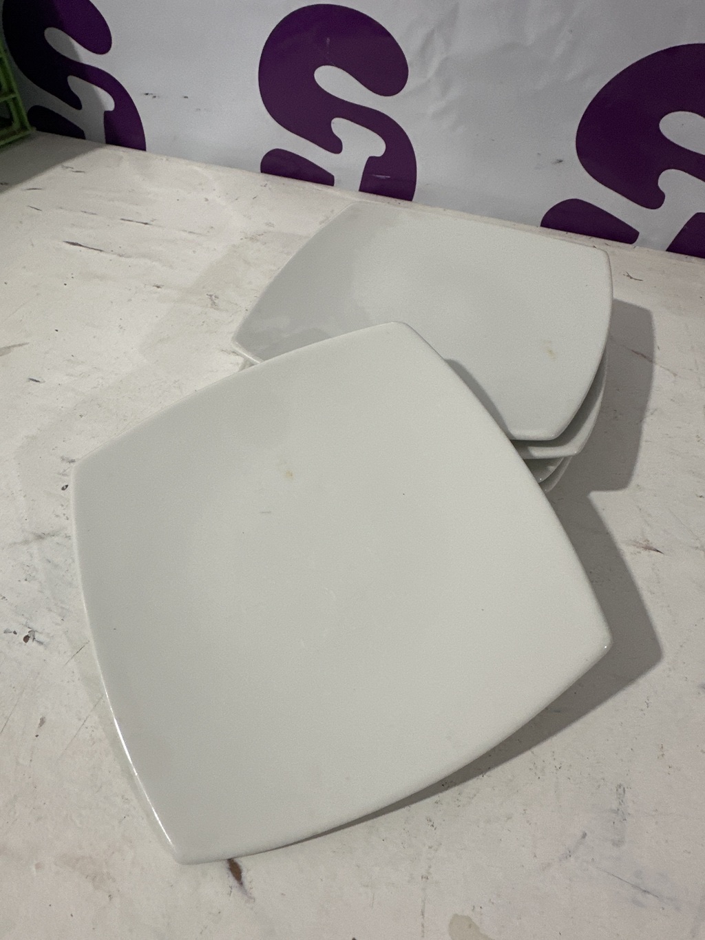 Platos cuadrados de porcelana