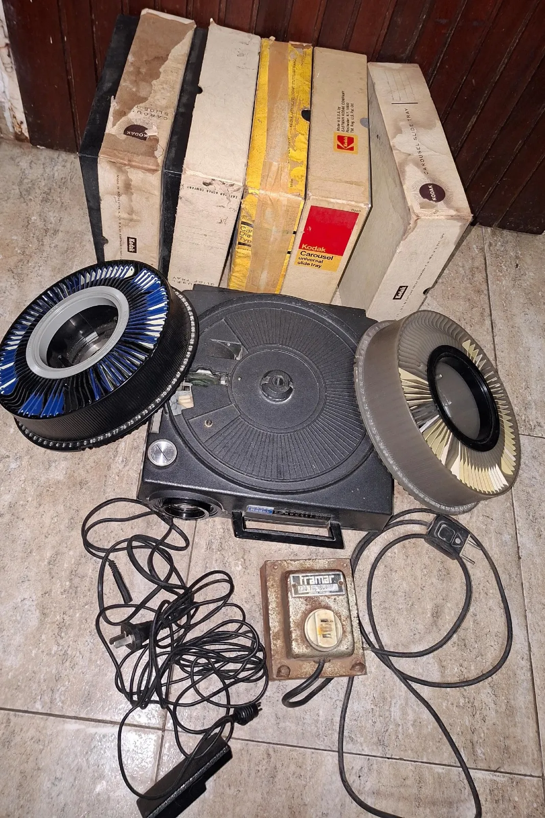 Kodak Carousel 850 + 7 carruseles y diapositivas