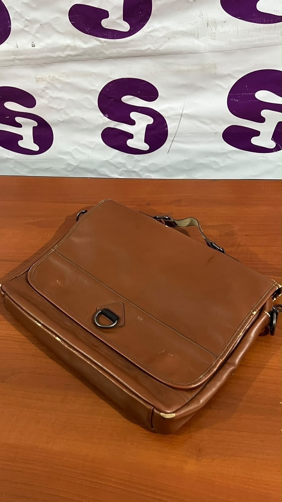 Bolso bandolera de material sintético