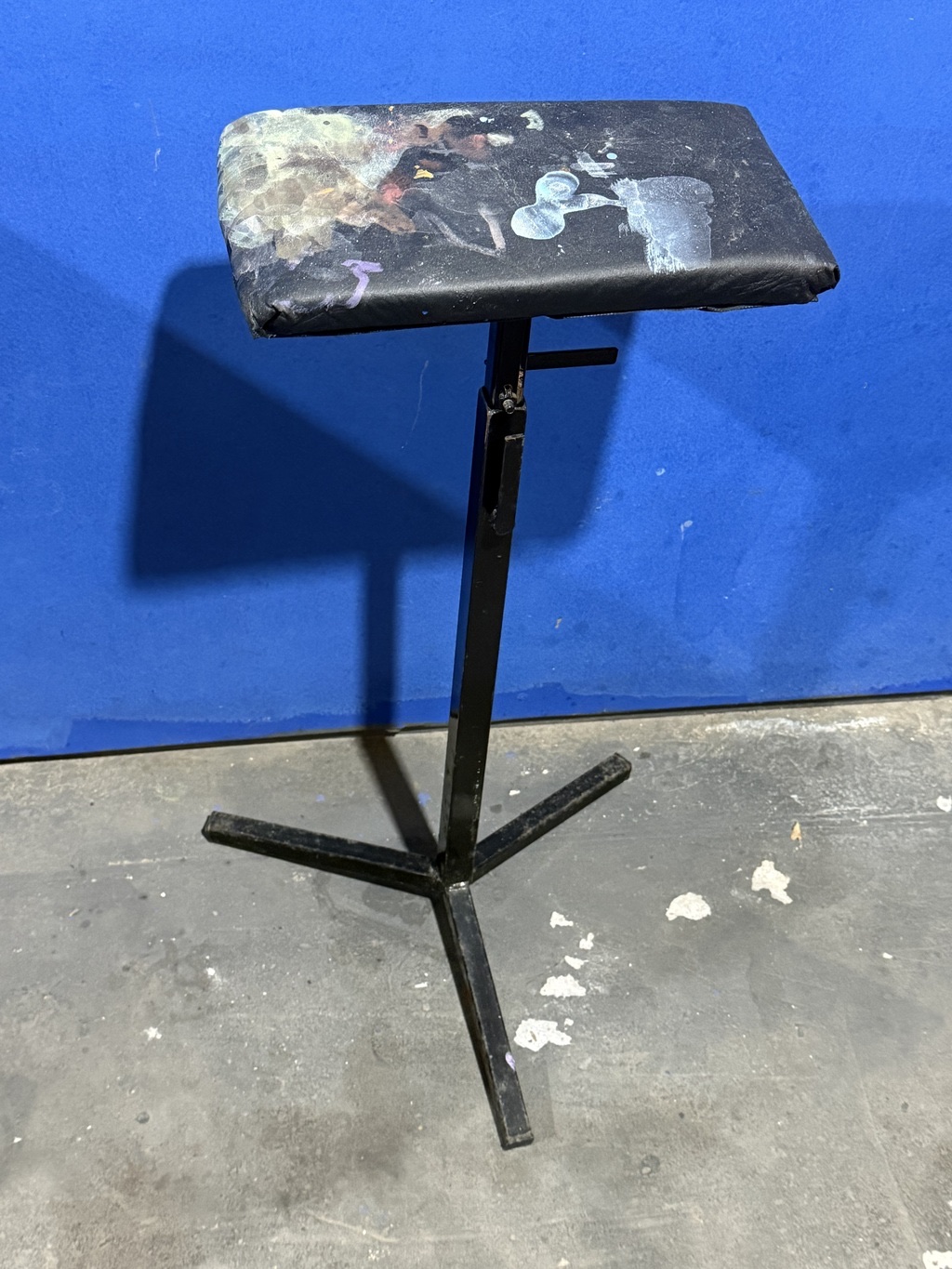Base para tatuajes metálico ajustable