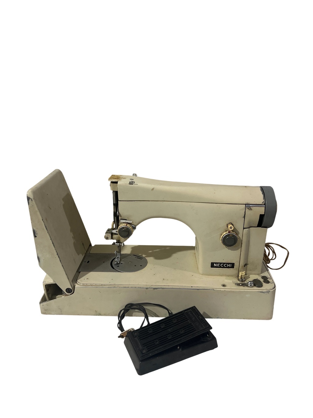 Máquina de coser Necchi vintage
