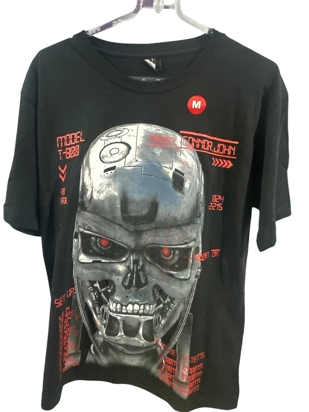 Remera con diseño de robot cabeza