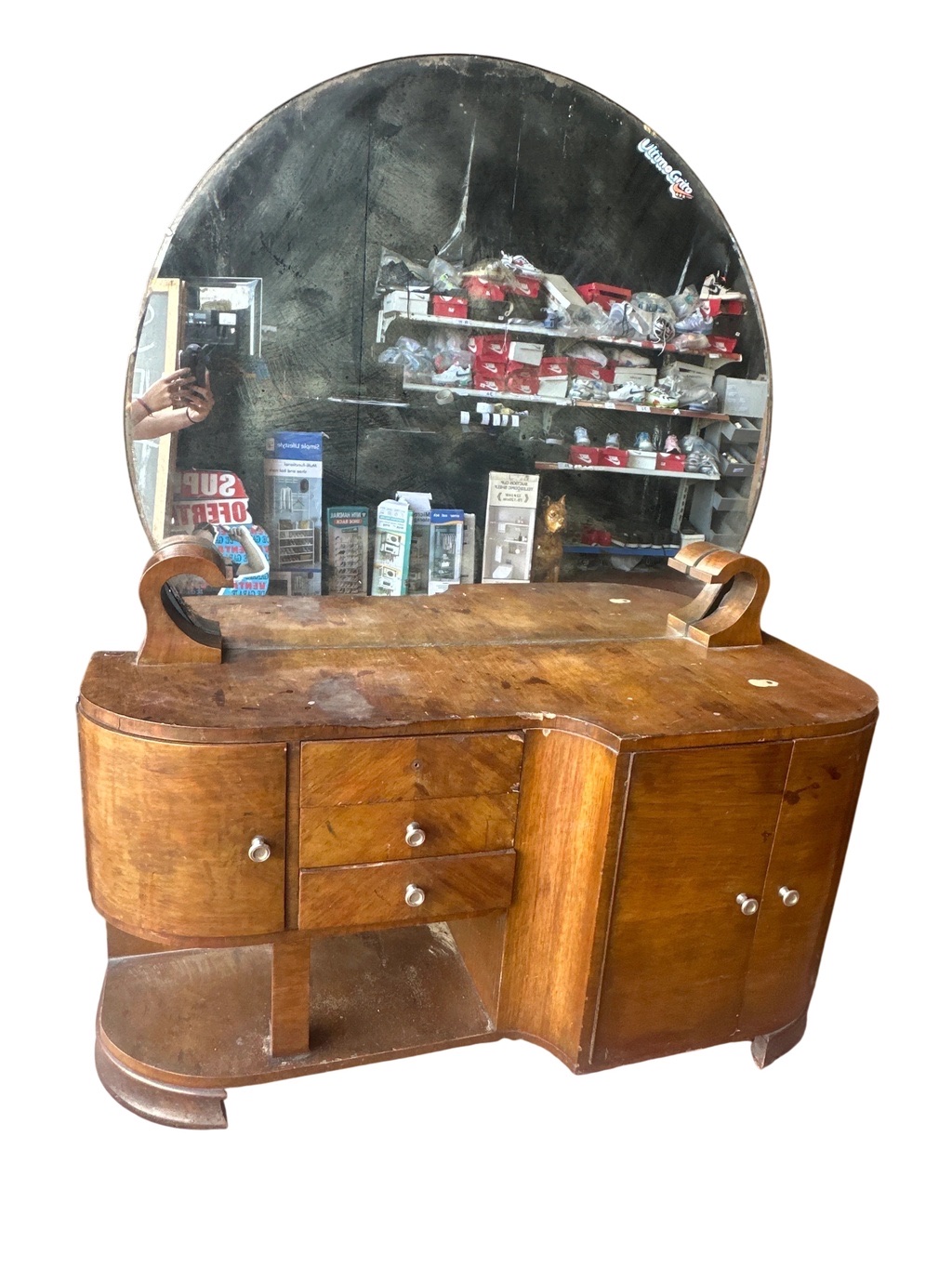Consola de madera con espejo redondo