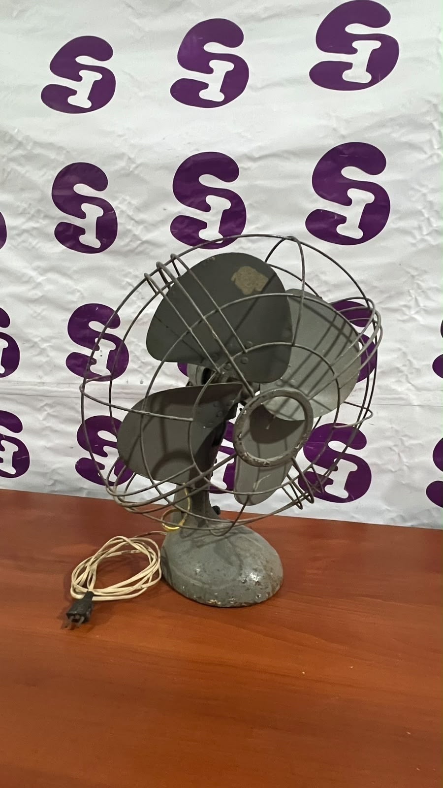 Ventilador eléctrico vintage de mesa