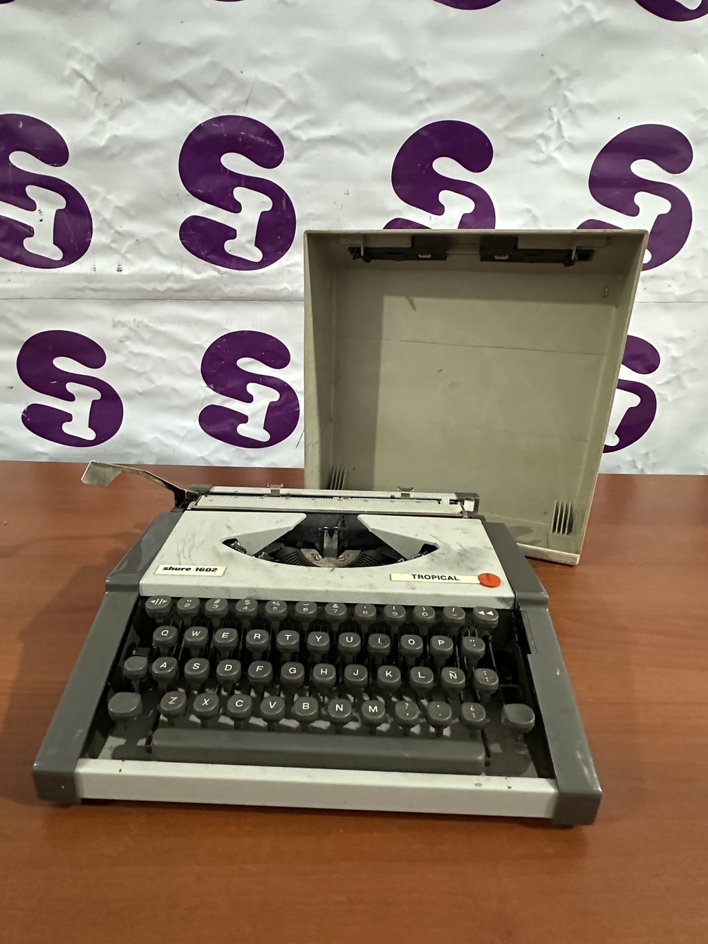 Máquina de escribir Shure 1602